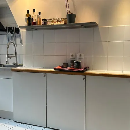 Place De La Madeleine - Classique Paris